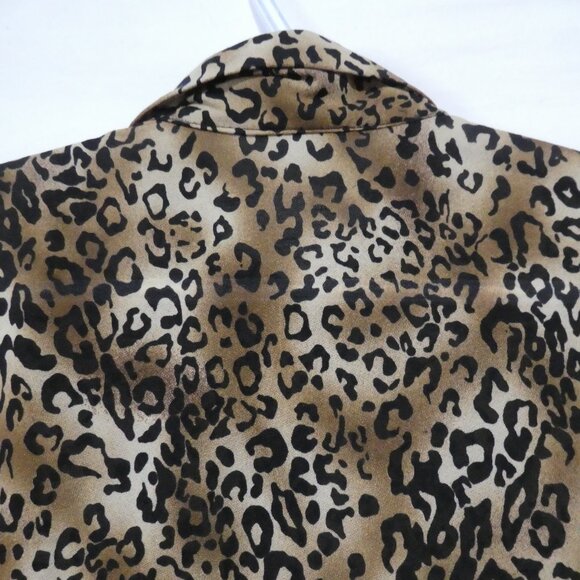 Unbranded | P2P 18 inches measured | Leopard Print Button Down Shirt - Picture 10 of 14